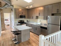 Building Photo - 3326 N Bell Ave