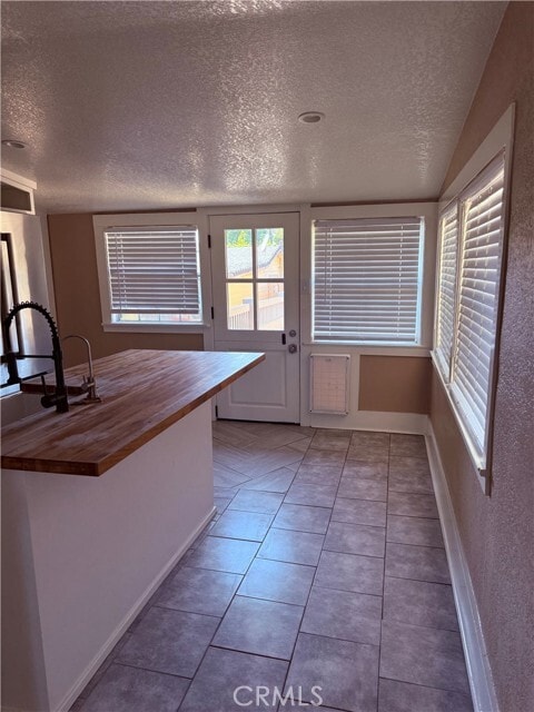 Building Photo - 119 N Cullen Ave