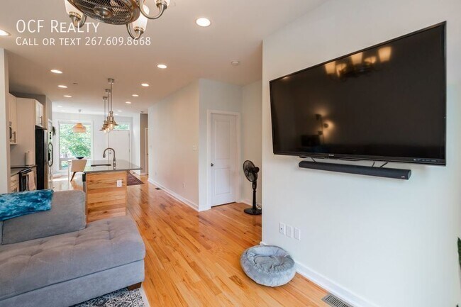 Building Photo - 2029 E Huntingdon St