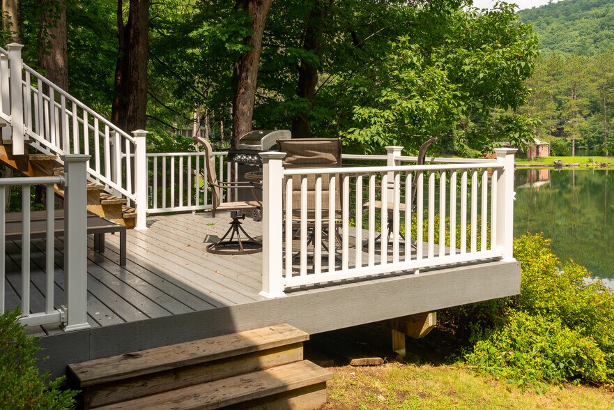 Building Photo - 156 Silliman Cove