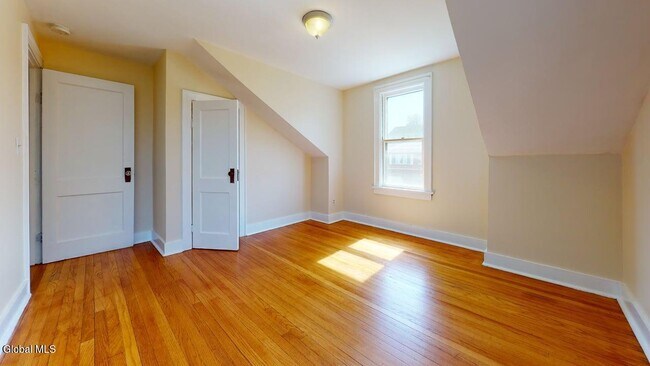 Building Photo - 63 Wellington Ave