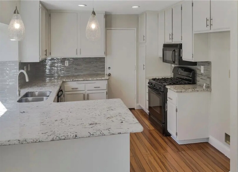 Building Photo - 662 Spinnaker Dr