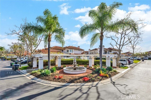 Building Photo - 10 Pantano