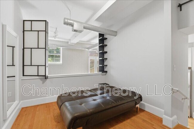 Building Photo - 2035 2nd St NW