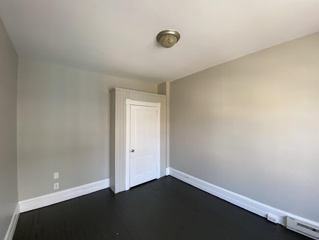 Building Photo - 16 East Ave