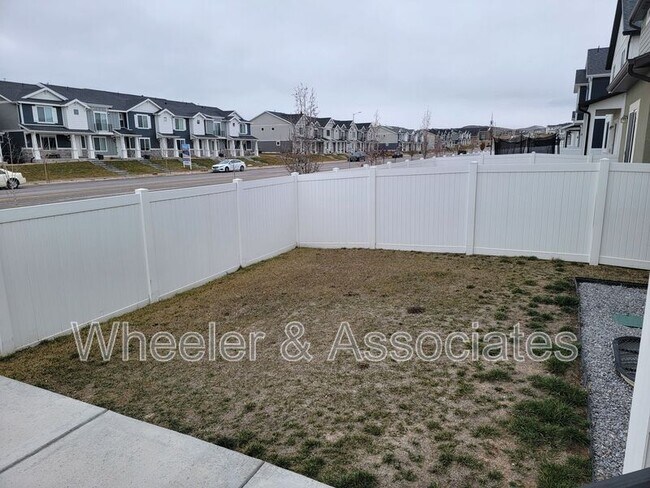 Building Photo - 3713 W Cold Pond Ave