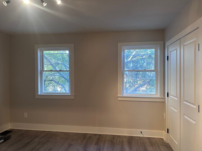 Building Photo - 1526 2nd St SW