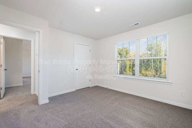 Building Photo - 142 Rustling Waters Dr