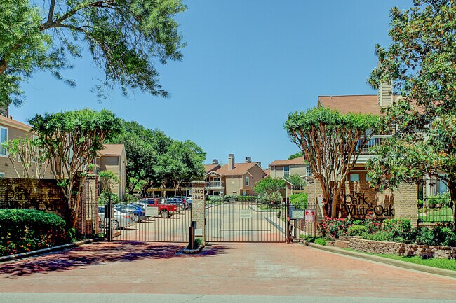 Cozy gated community right off a bike trail. - 1880 White Oak Dr. Apt 119