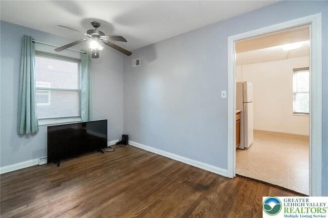 Building Photo - 240 Palmer St