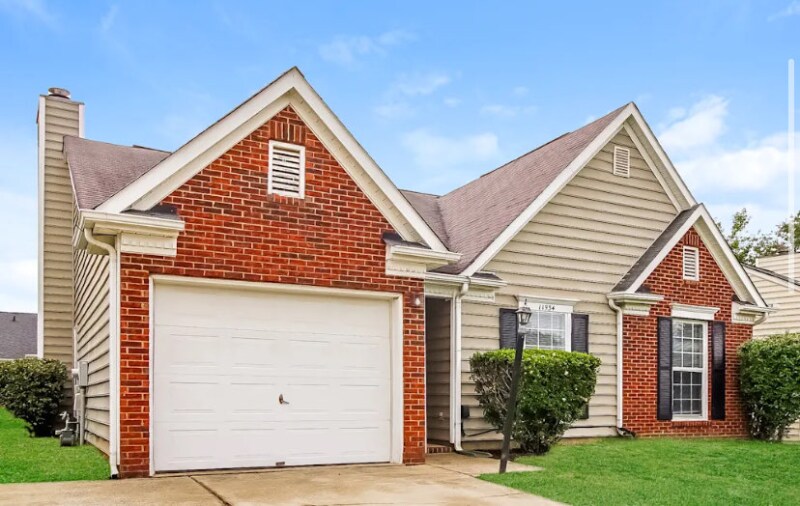 Building Photo - 11930 Brownestone View Dr