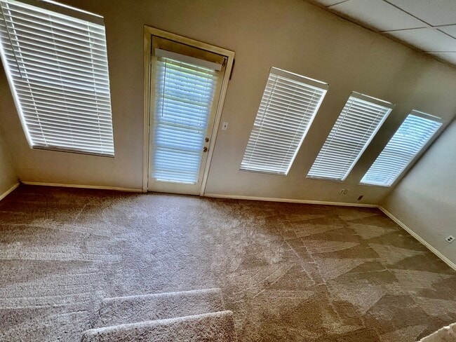 Building Photo - 1529 Creekstone Ct