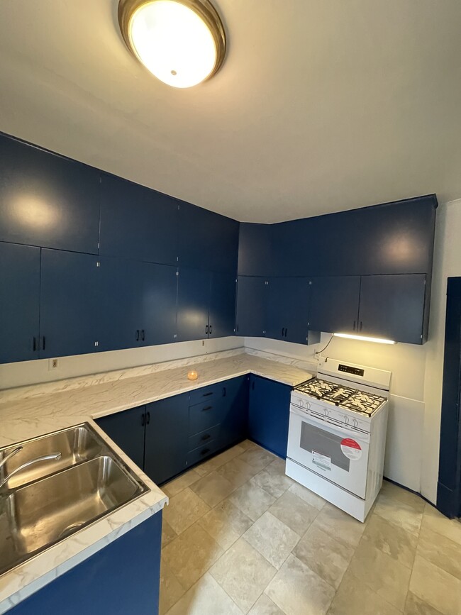 brand new countertops and sink - 1437 Quarry Ave NW