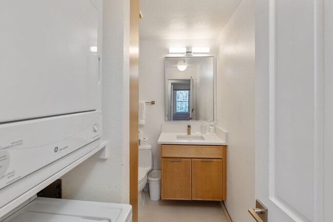 Building Photo - 113 Lost Creek Ln