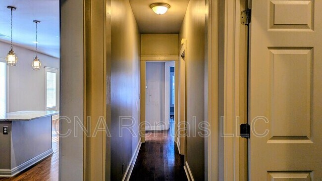 Building Photo - 1411 May Ave SE