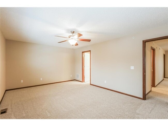 Building Photo - 15640 60th Ave N