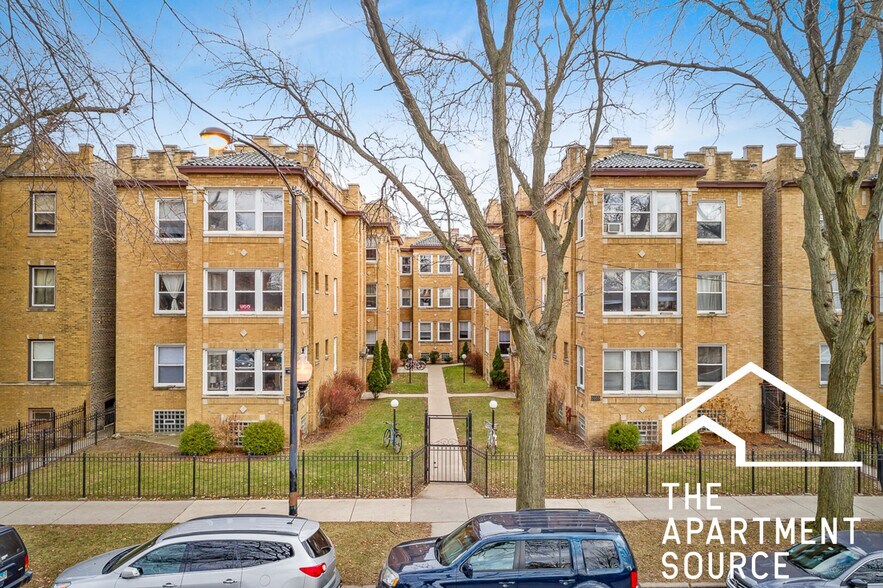 Building Photo - 5059 N Damen Ave