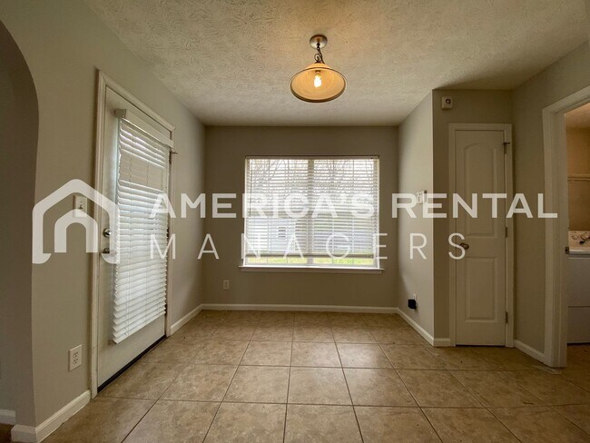 Building Photo - Home for Rent in Montgomery with Fenced in Backyard!!! New LVP Flooring! View with 48 Hours Notic...