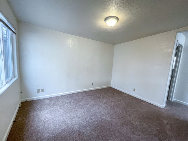 Building Photo - 1160 San Pablo Ave
