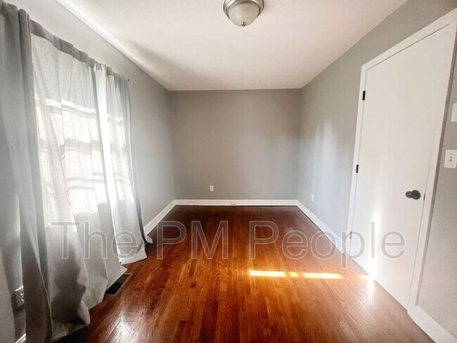 Building Photo - 34 Fleetwood Dr