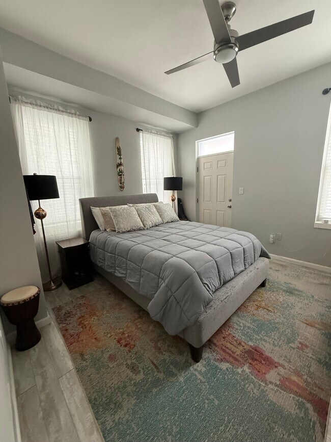 Building Photo - 602 Lockhart St