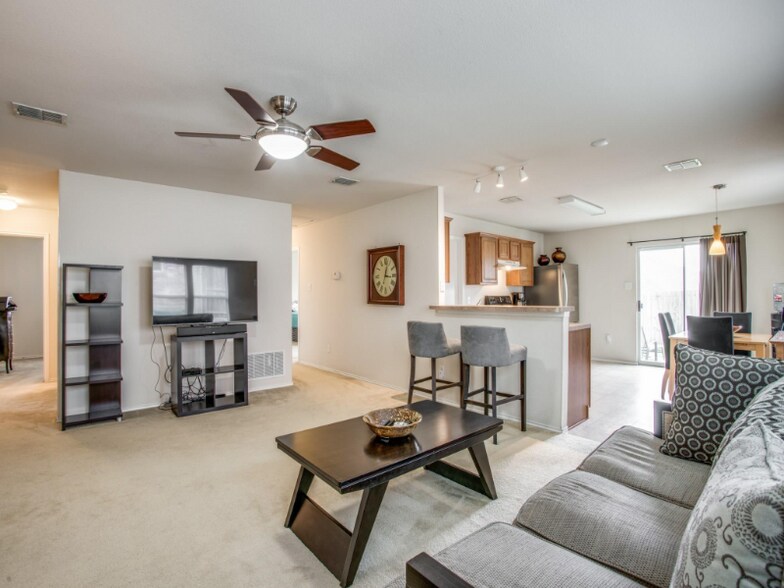 Building Photo - 1618 Duet Dr