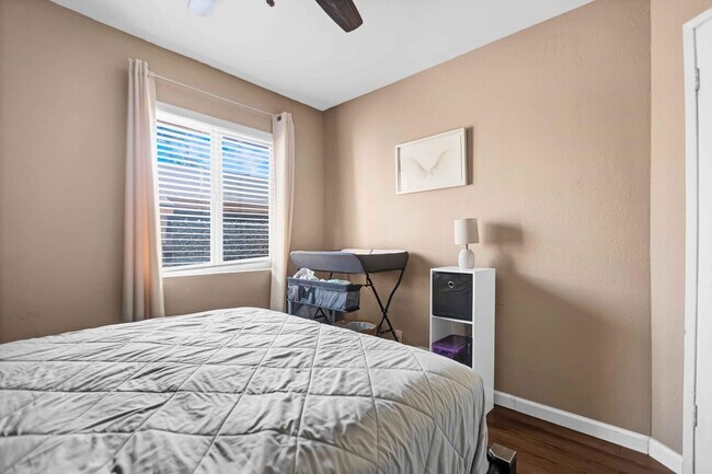 Building Photo - 48255 Monroe St