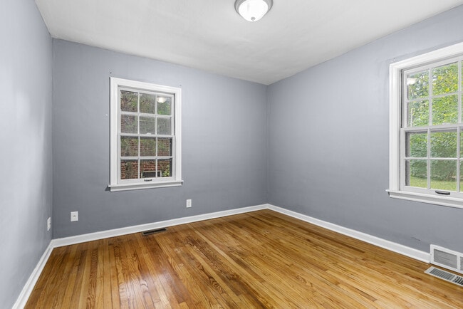 Building Photo - 625 Welty Ave