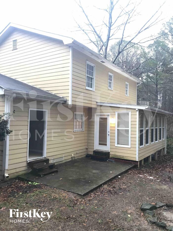 Building Photo - 1872 Red Rose Ln