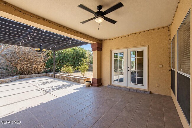 Building Photo - 6520 Grand Ridge Dr
