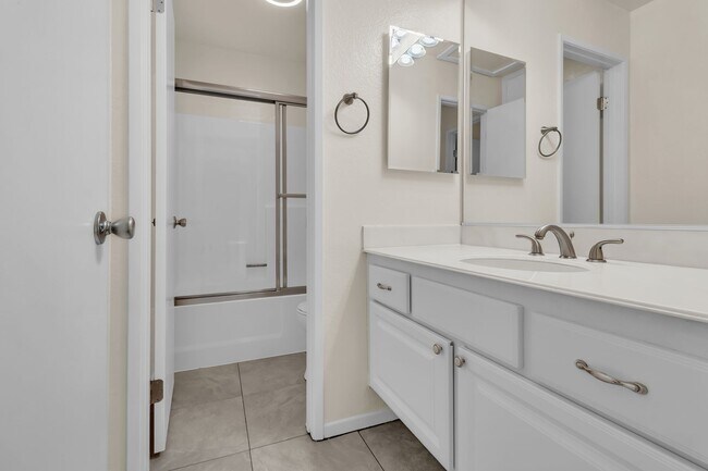 Building Photo - 26316 Los Viveros