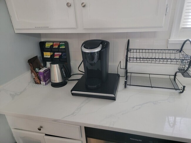 Building Photo - 202 Glen Rd