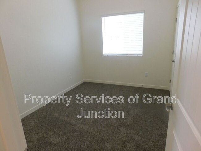 Building Photo - 2360 Canyon Ct