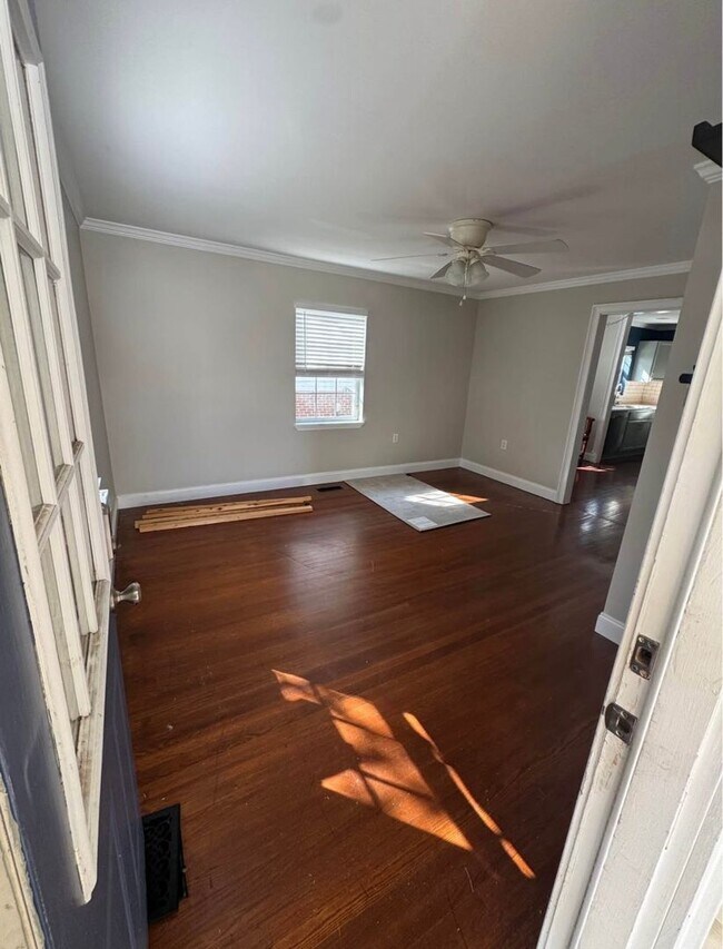 Building Photo - 1533 Harle Ave NW