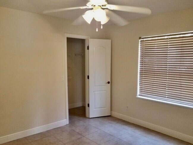 Building Photo - 3582 Tipperary Dr