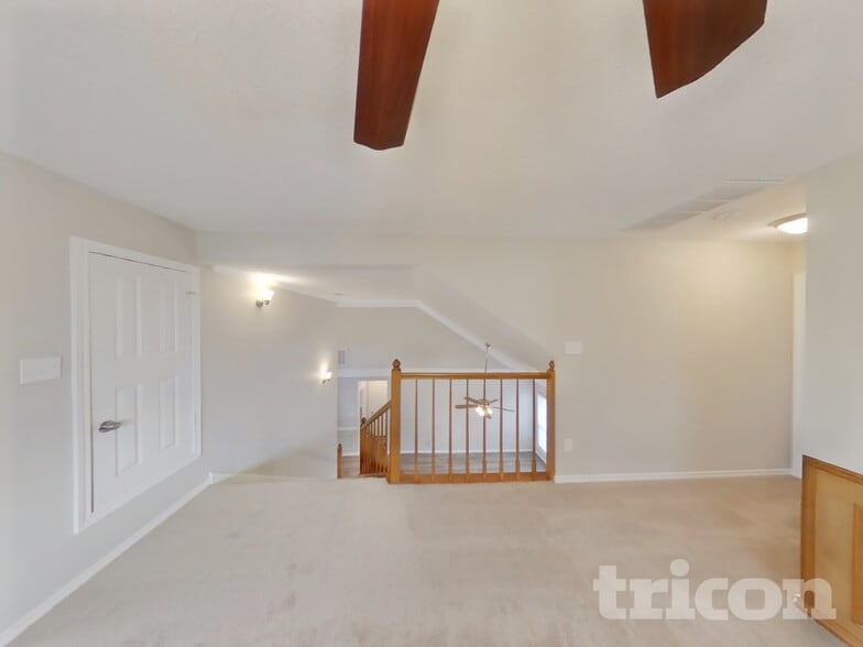 Building Photo - 7761 Grassland Dr