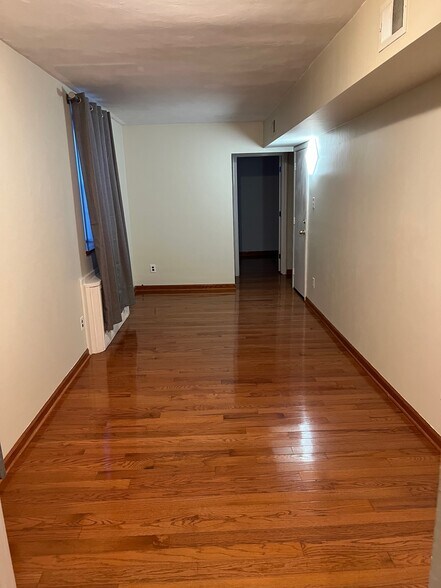 Building Photo - 1306 Tasker St