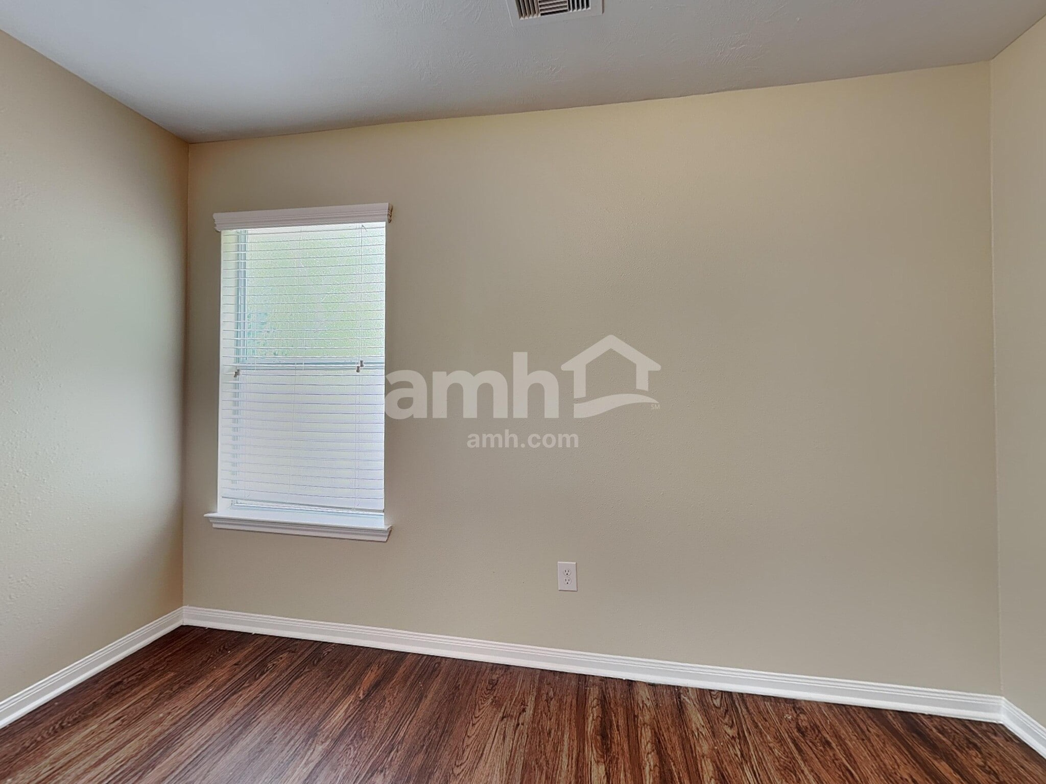 Building Photo - 22270 Queenbury Hills Dr