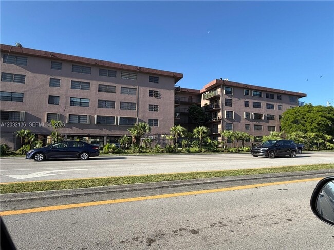 Building Photo - 605 NW 72nd Ave