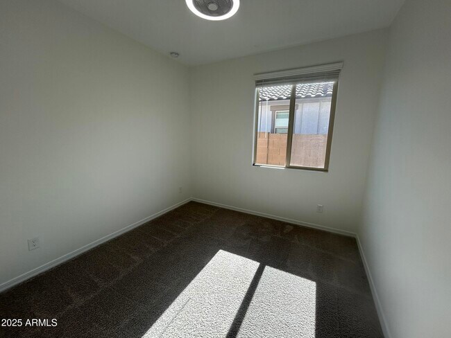 Building Photo - 14854 W Sand Hills Rd