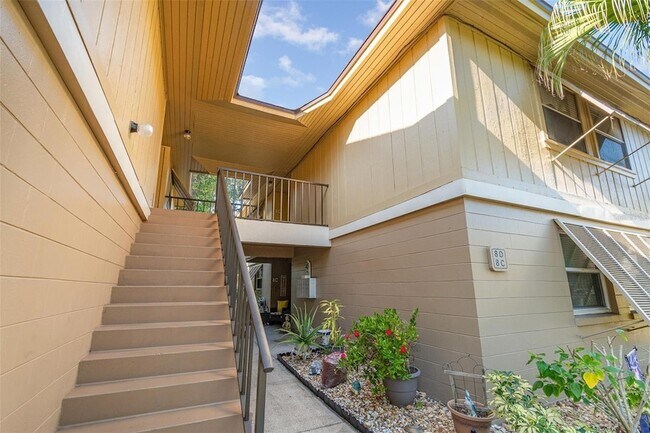 Building Photo - 120 Hibiscus Woods Ct