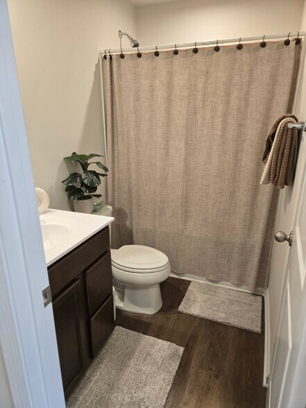 Building Photo - 4205 Shiner Ln