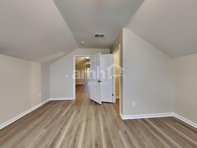 Building Photo - 1100 Briar Rose Ln