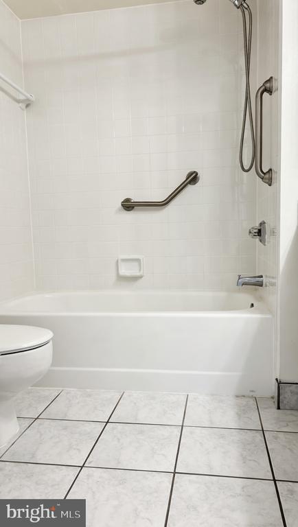 Building Photo - 10101 Grosvenor Pl