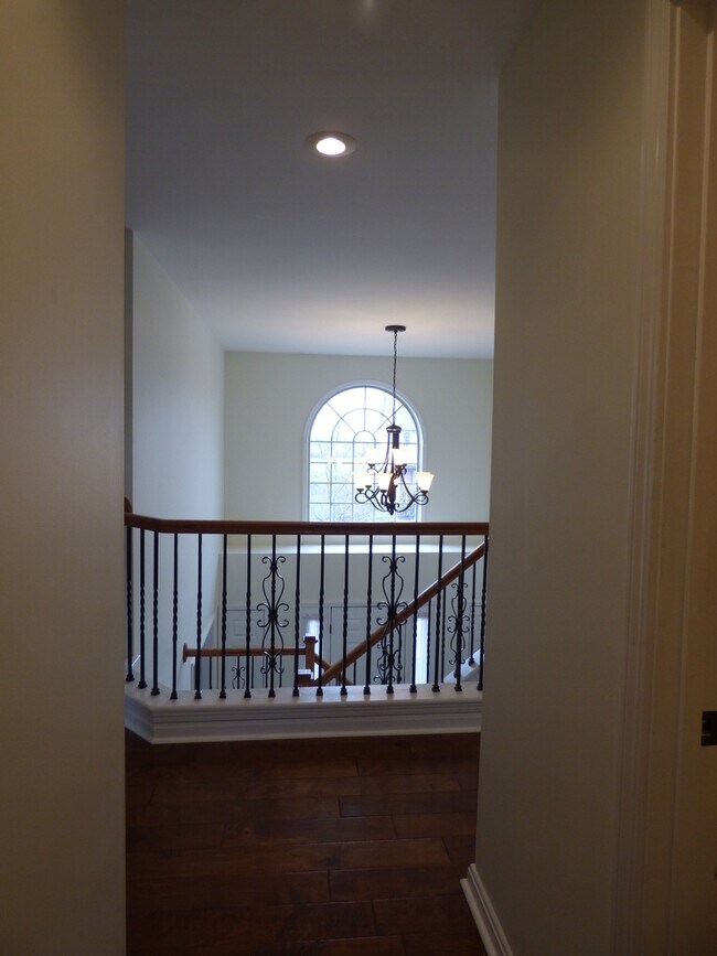 Building Photo - LOVELY HOME in Hamburg; Renovated, Garage, Many Upgrades!