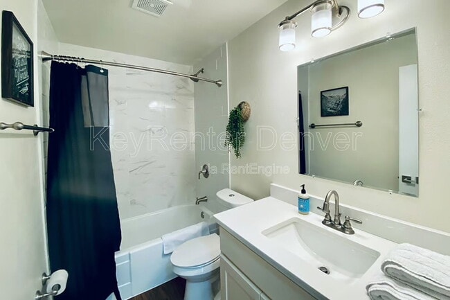 Building Photo - 1456 Ivy St