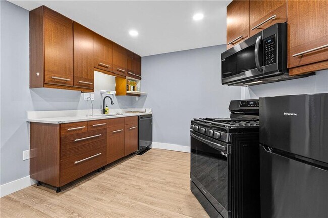 Building Photo - 915 Lost Forest Dr NW