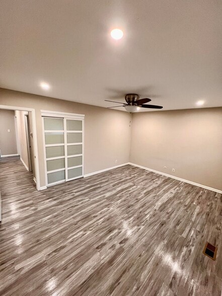 Master Bedroom - 6827 Azalea Dr