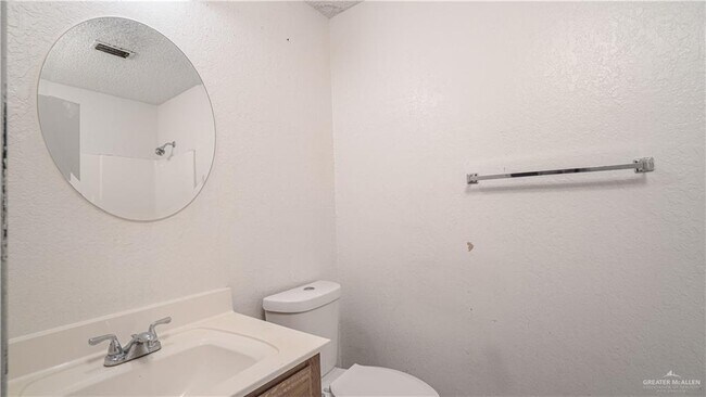 Building Photo - 15 Cuesta Del Sol St