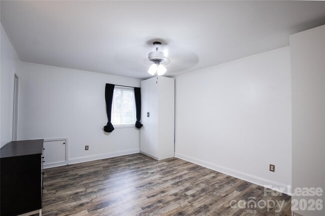 Building Photo - 100 Willow Run Dr